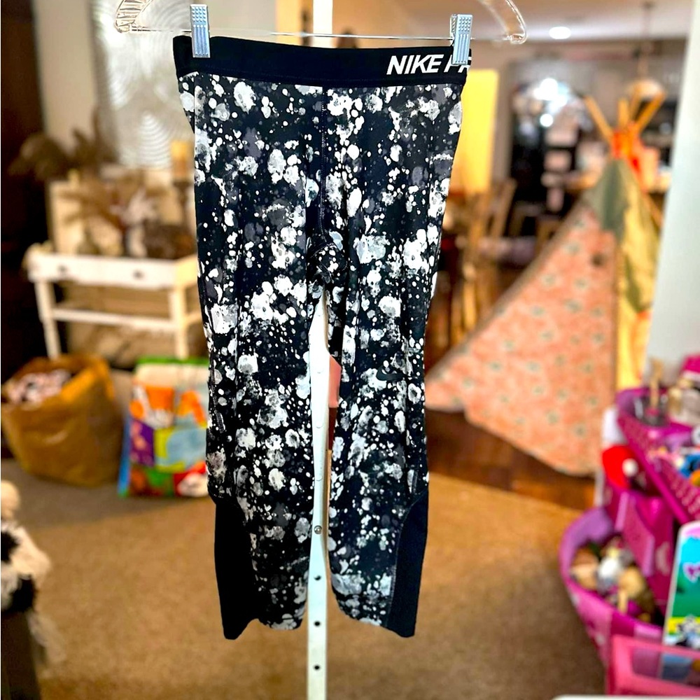 Ladies Small Nike Leggings